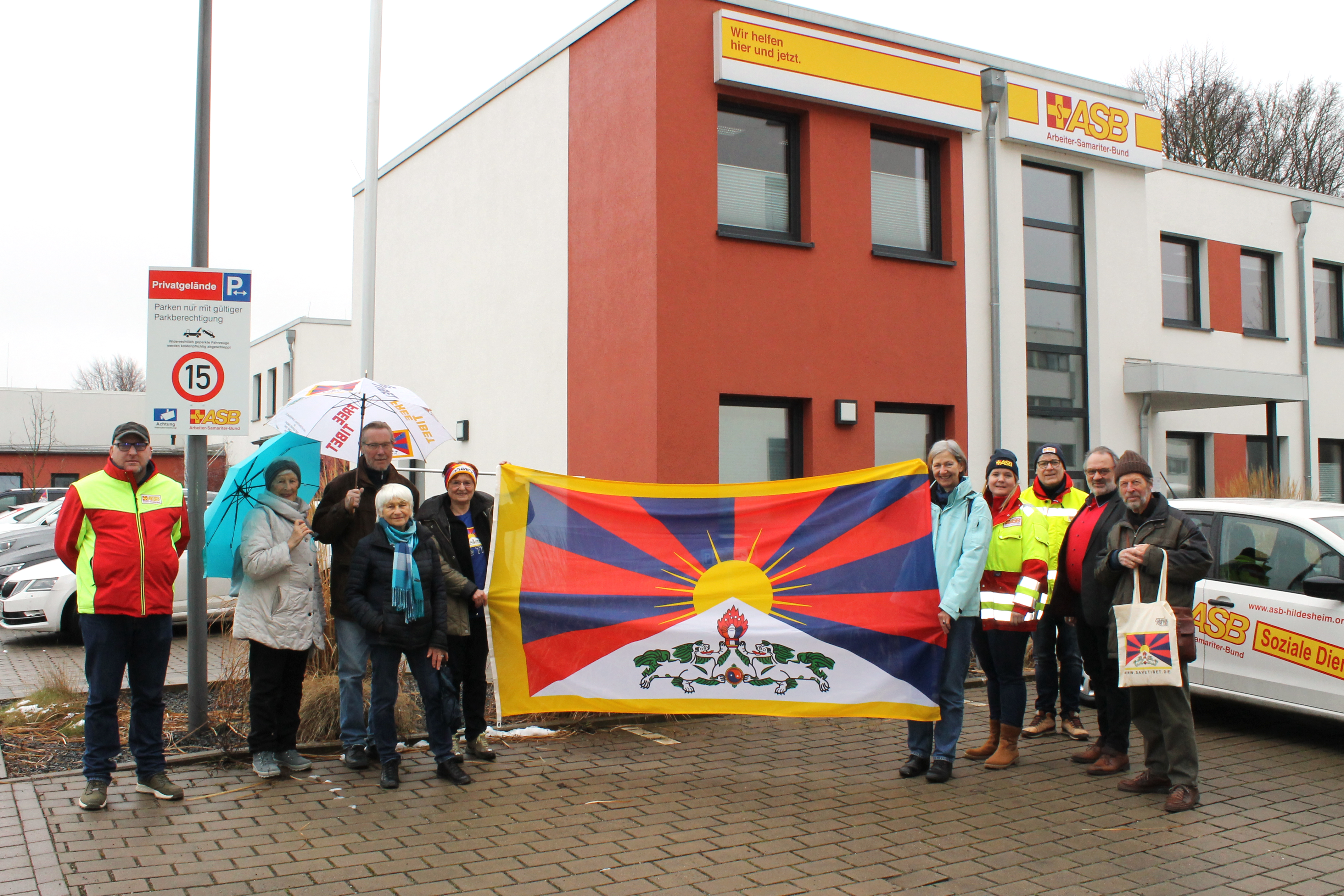 ASB und Tibet Initiative zeigen Flagge